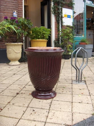 Kasteelvaas 53 cm bruin glazuur