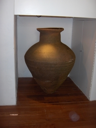 antieke puntvaas 85 cm hoogte, 60 cm diameter
