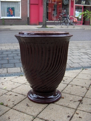 Kasteelvaas 53 cm bruin glazuur