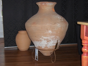 Antieke wijnvaas 100 cm hoogte, 80 cm diameter