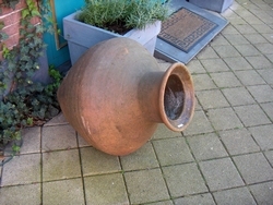 antieke puntvaas 85 cm hoogte, 60 cm diameter